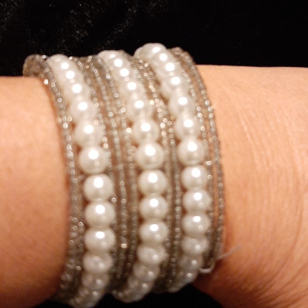 Classic Glass Pearl and Seed Beads Bracelet